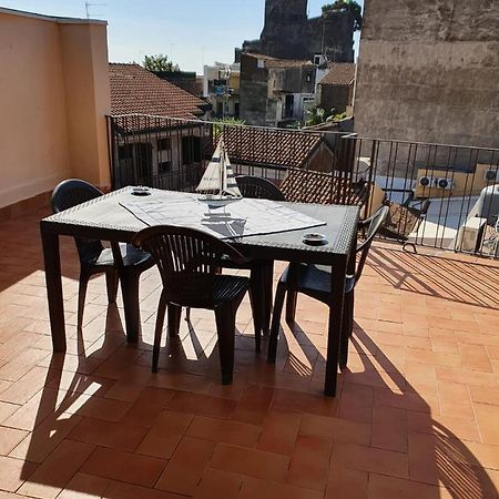 Charme In Aci Castello Apartment Ngoại thất bức ảnh