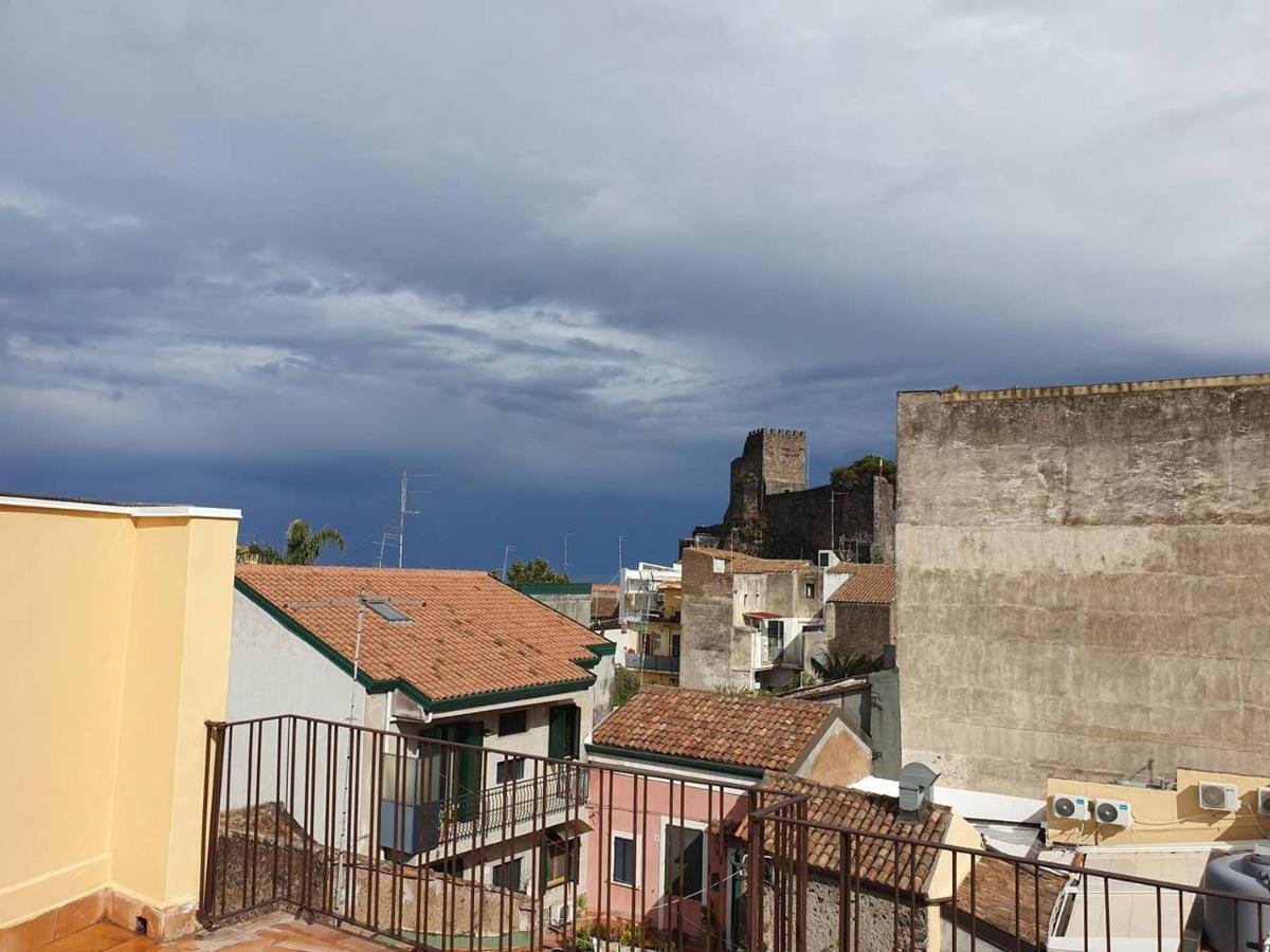 Charme In Aci Castello Apartment Ngoại thất bức ảnh